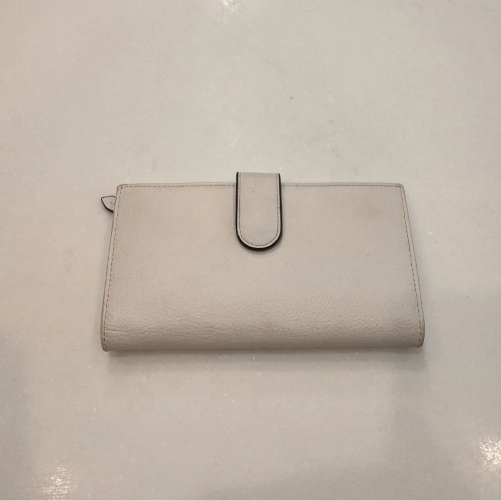 ANTONIO MILANI Women’s White leather long bifold snap close wallet